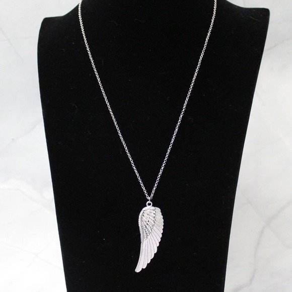 New Fashion Silver Tone Angel Wing Pendant Necklace N103 - Picture 2 of 3